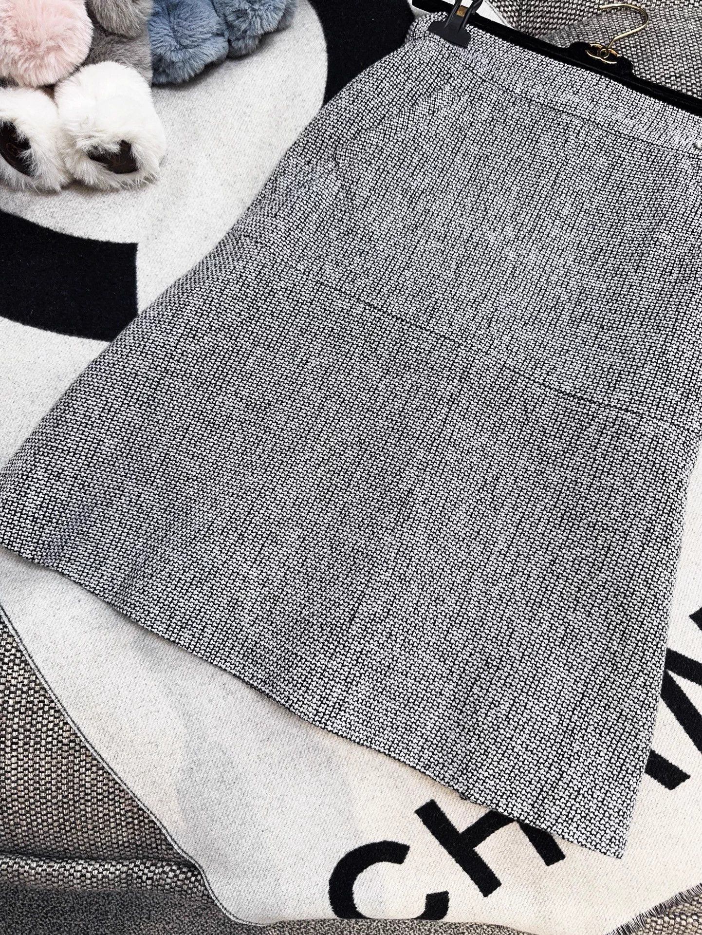 Chanel CHANEL Wool Tweed Gray Midi Skirt FR36 99 New Size 26" / US 2 / IT 38 - 4 Thumbnail