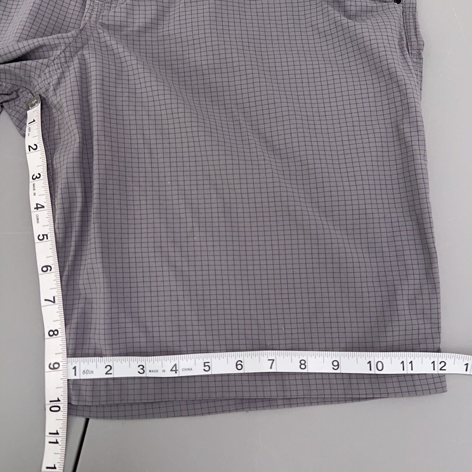Lululemon Lululemon Shorts Men 38 Grey Grid Print 10" inseam Size US 38 / EU 54 - 11 Thumbnail
