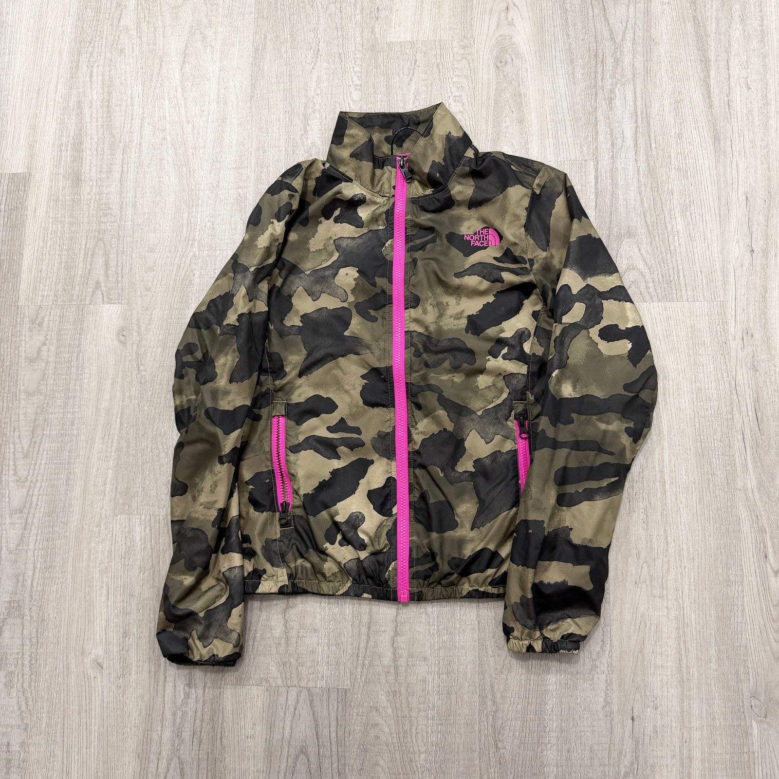 The North Face The North Face Camo Windbreaker Jacket Womens Extra Small Size XS / US 0-2 / IT 36-38 - 1 Thumbnail