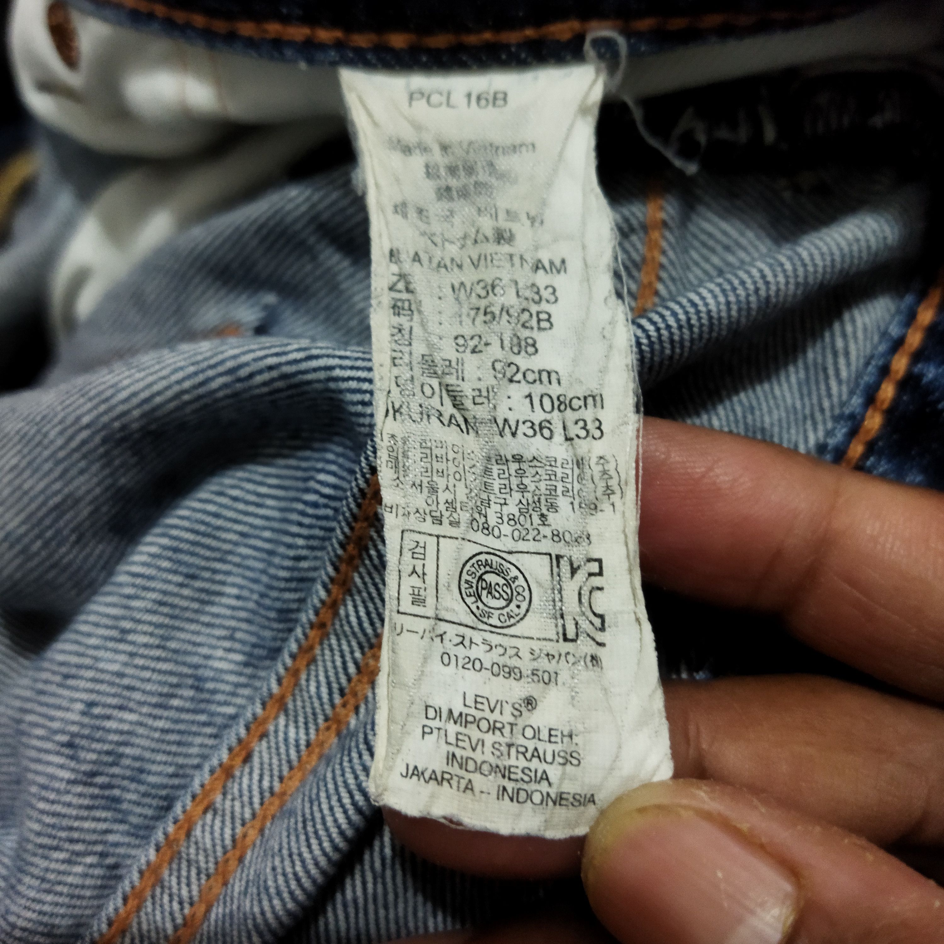 Levi's × Vintage VINTAGE LEVIS 551 DISTRESSED FADED BLUE Size US 36 / EU 52 - 11 Thumbnail