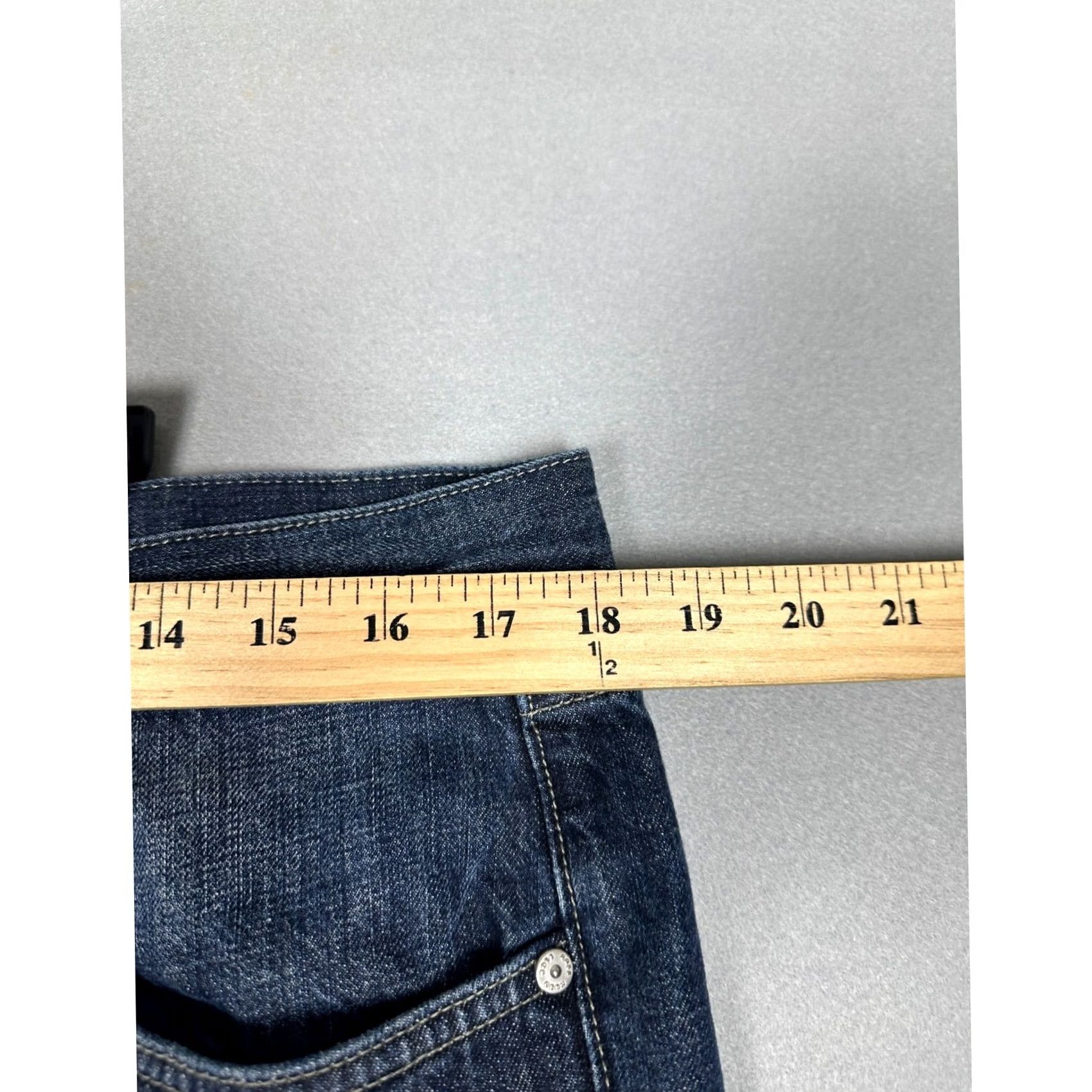 Hugo Boss HUGO BOSS Jeans Jacksons Straight Dark Wash Blue Denim 36x32 Mens Regular 5-Pocket Denim Button Fly Blue Jeans Men Size US 36 / EU 52 - 3 Thumbnail