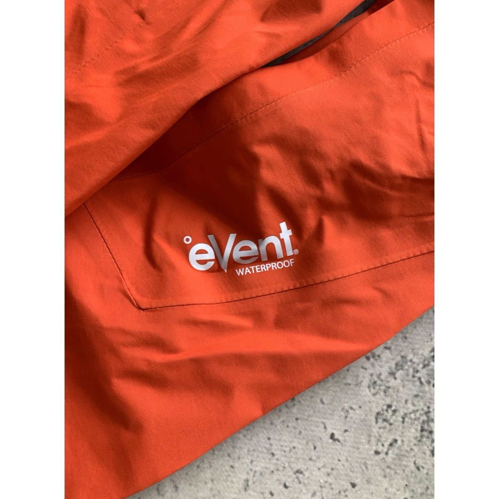Vintage FJERN Windbreaker Jacket Men's M Orange Full Zip Water Resistant Outdoor Windbreaker Jacket Size US M / EU 48-50 / 2 - 5 Thumbnail