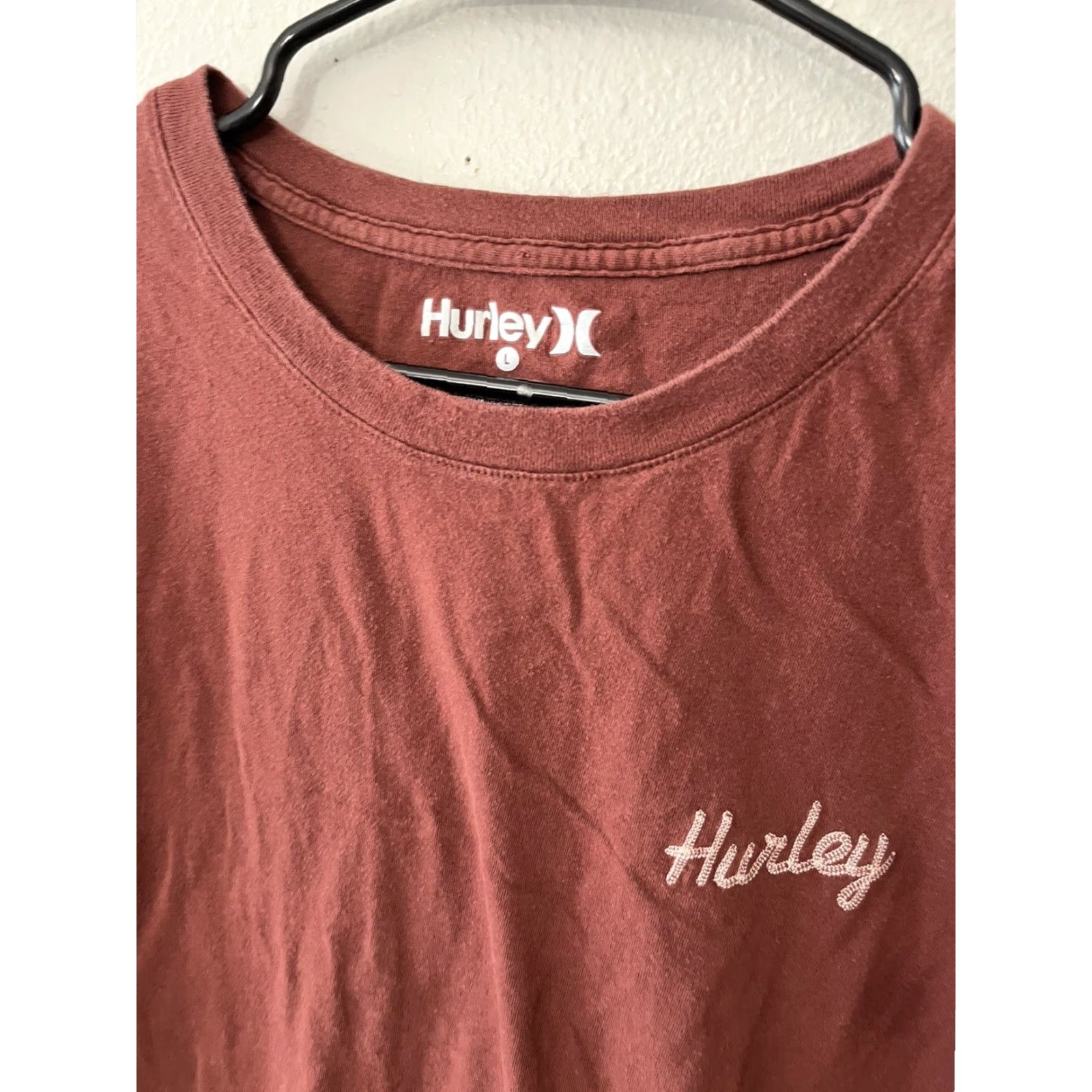Hurley VINTAGE Hurley T-Shirt Shirt Men Large Red Logo Crew Neck Short Sleeve 2010s Sports Beach California Mens Size US L / EU 52-54 / 3 - 3 Thumbnail