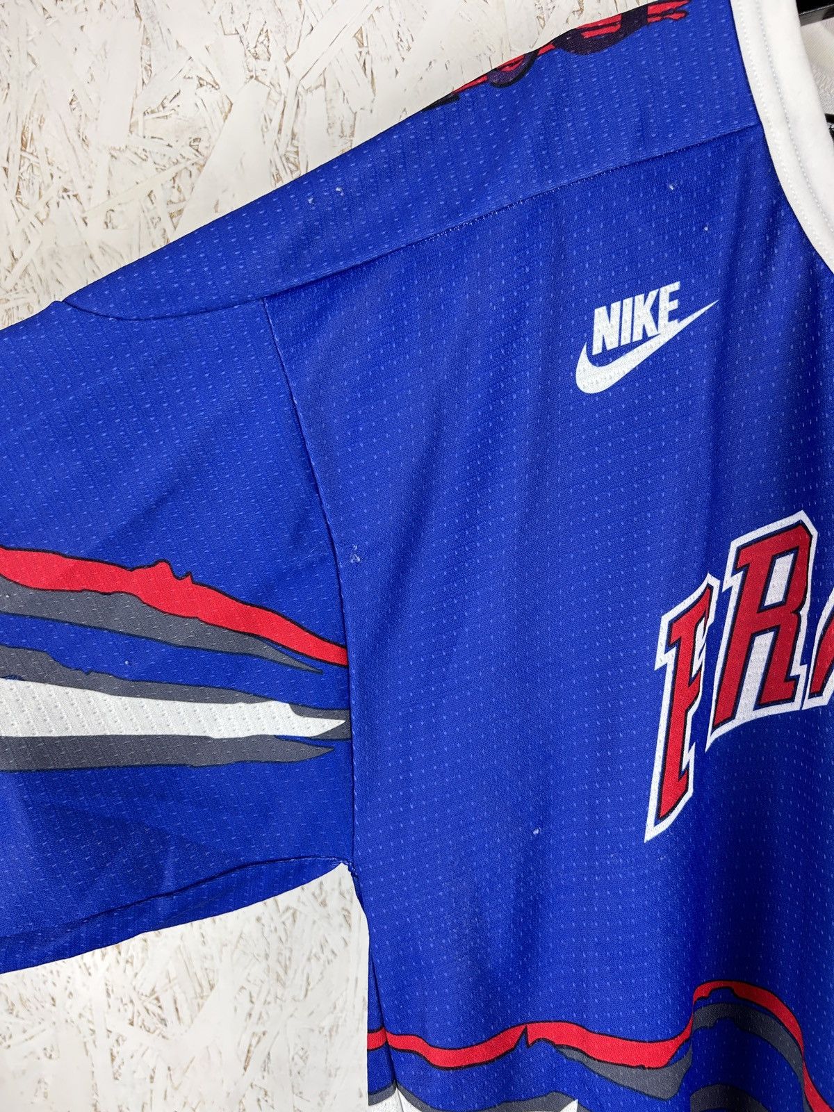 NHL 90s Vintage Nike France 1996 Away NHL Hockey Jersey Size US L / EU 52-54 / 3 - 5 Thumbnail