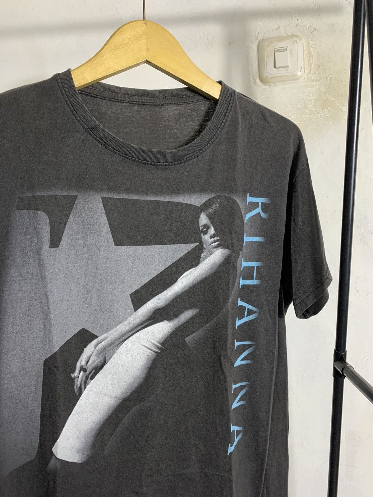 Vintage Vintage Rihanna Size US M / EU 48-50 / 2 - 2 Thumbnail