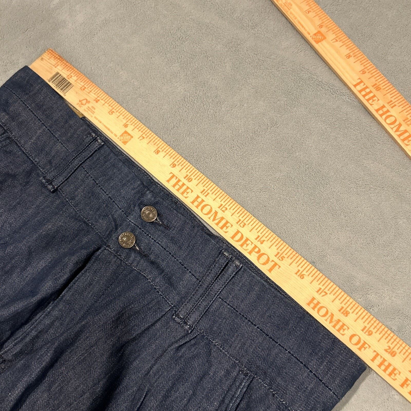 Levi's Levis Shorts WomenS Sz 16 38X4 SAMPLE Deadstock Y2K Chrissy Size US 38 / EU 54 - 8 Thumbnail