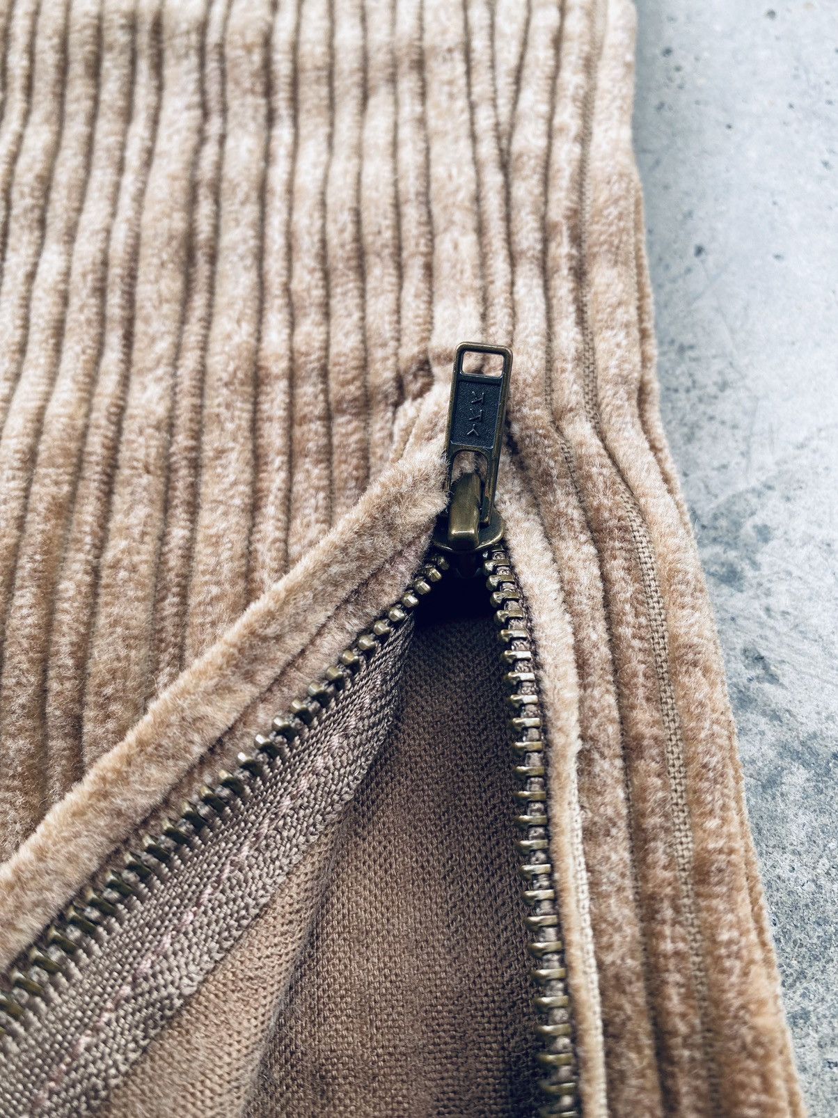 Le Grande Bleu (L.G.B.) Vintage 90s LGB Le Grand Bleu Corduroy pants Size US 30 / EU 46 - 12 Thumbnail
