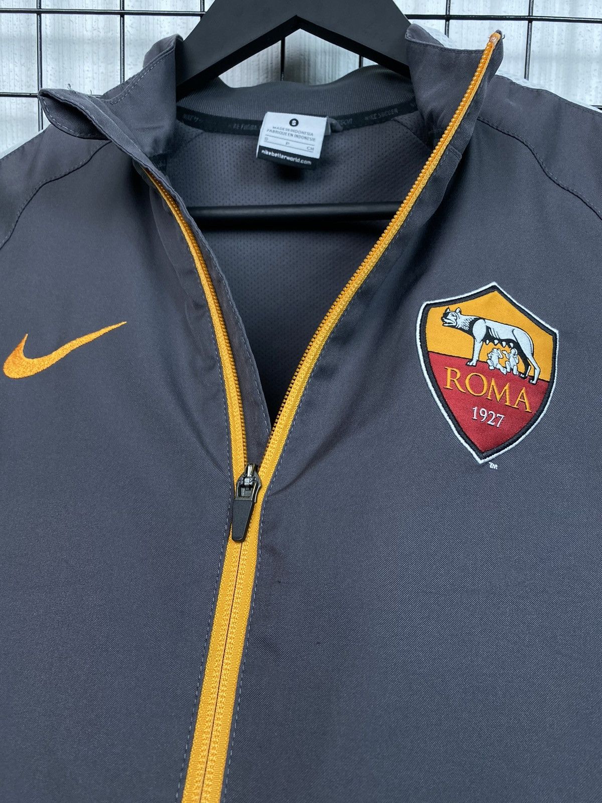 Vintage AC Roma Nike Track Zip Light Jacket Training Men’s S Grey Size US S / EU 44-46 / 1 - 9 Thumbnail