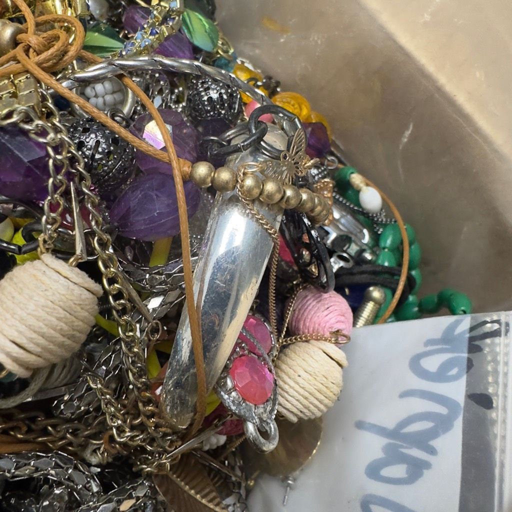Jewelry 18 Lbs. COSTUME Vintage Modern HUGE Bulk Jewelry Lot for Cra Size ONE SIZE - 7 Thumbnail