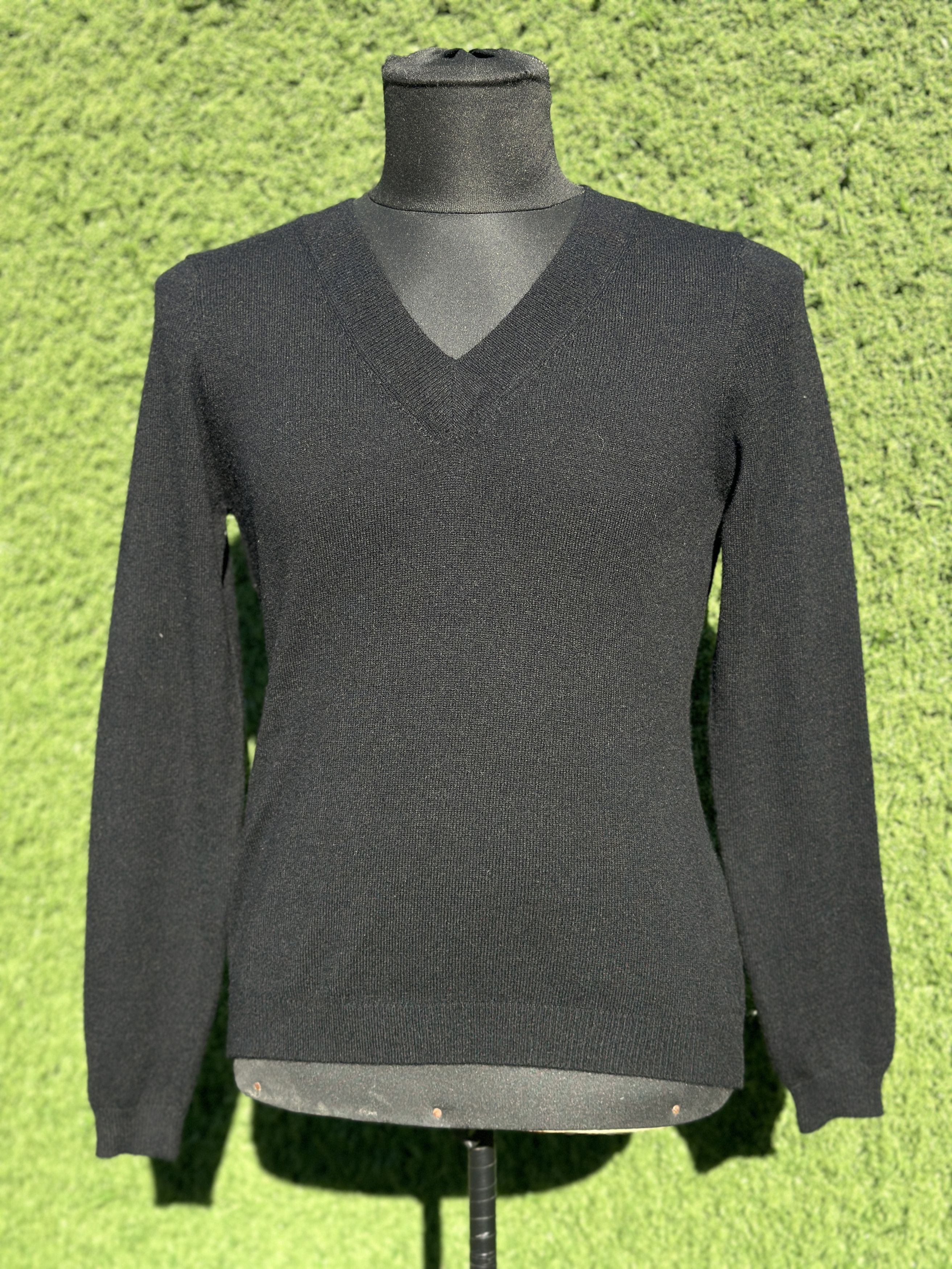 Prada Prada 100% Cashmere Black V-Neck Sweater Knit Size 40 Size S / US 4 / IT 40 - 2 Thumbnail