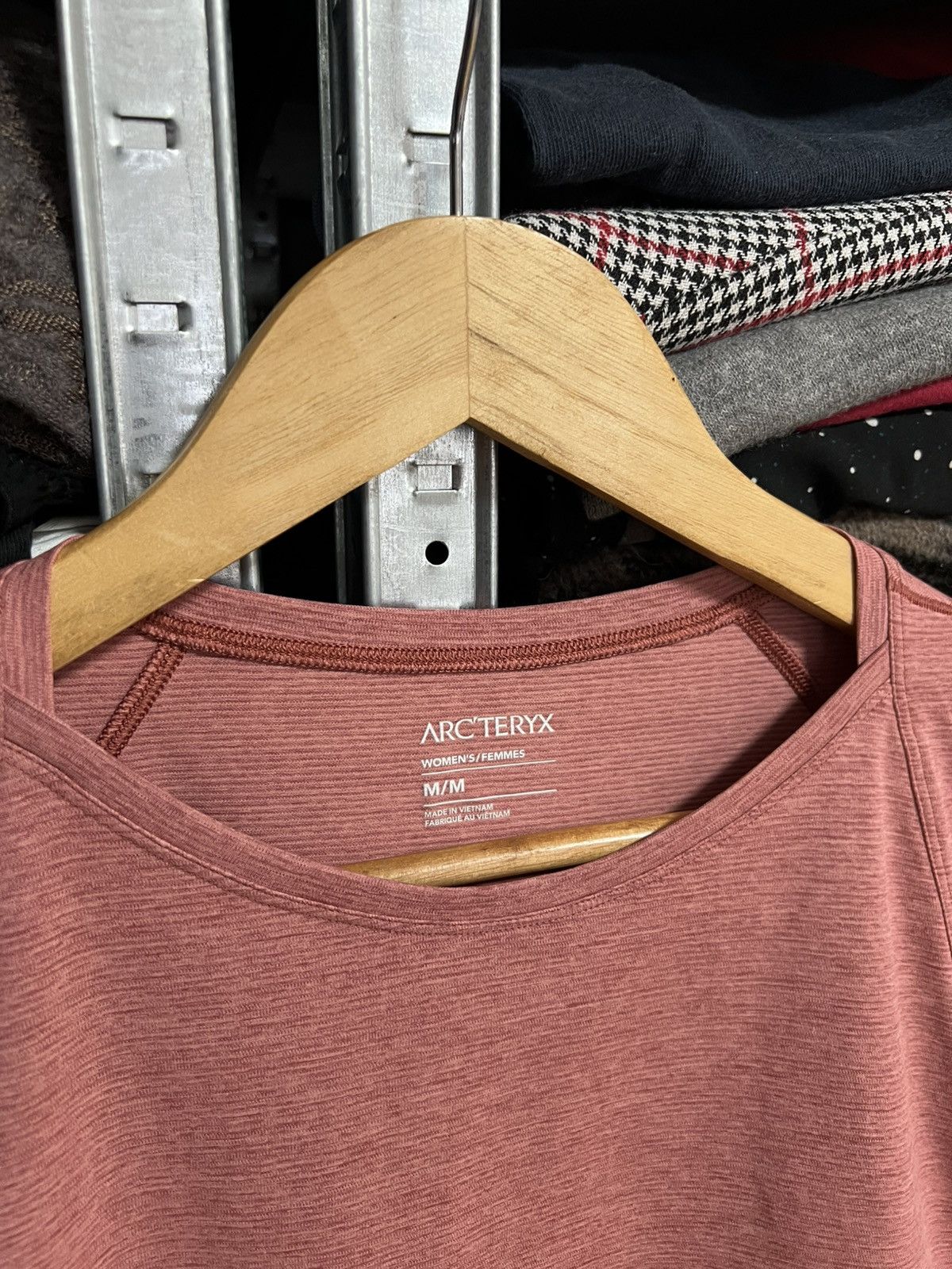 Arc'teryx Arc'teryx T Shirt Womens Size M Short Sleeve Performance Tee Size M / US 6-8 / IT 42-44 - 4 Thumbnail