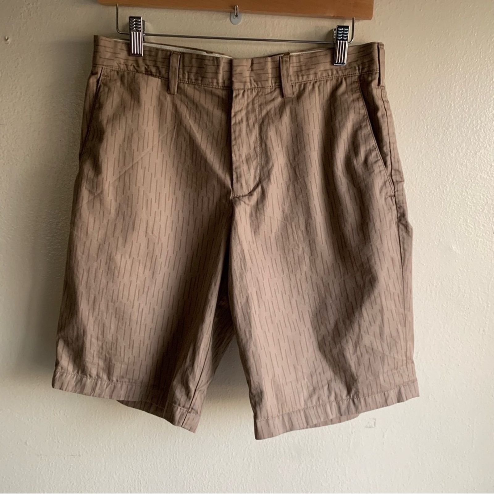 Club Monaco Club Monaco Men’s 10” Inseam Short Size 28 Size US 28 / EU 44 - 3 Thumbnail