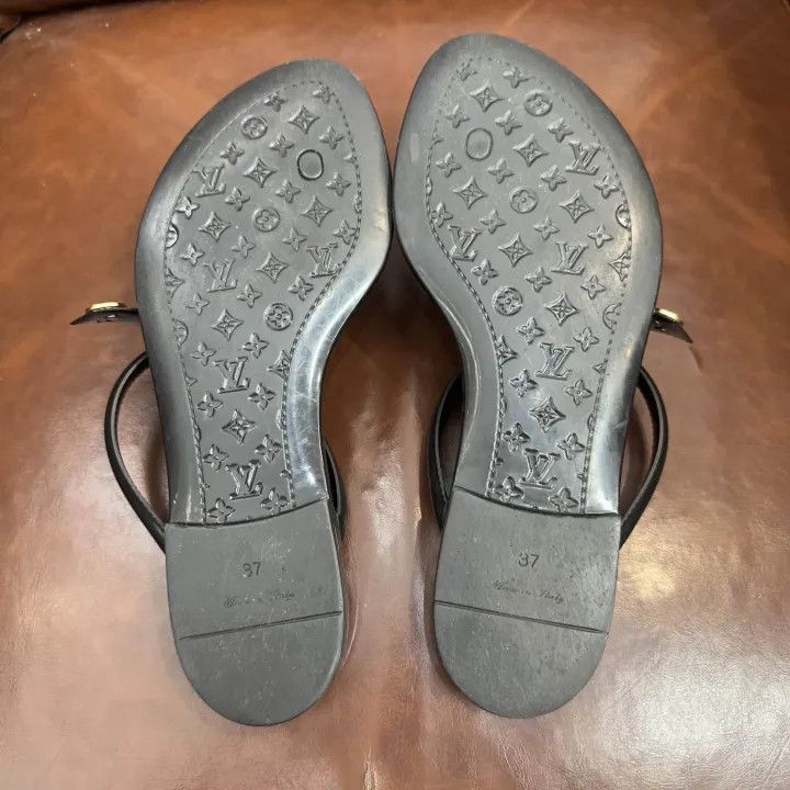 Louis Vuitton Louis Vuitton Black Rubber Flip Flops for Women -2508 Size US 6 / IT 36 - 4 Thumbnail