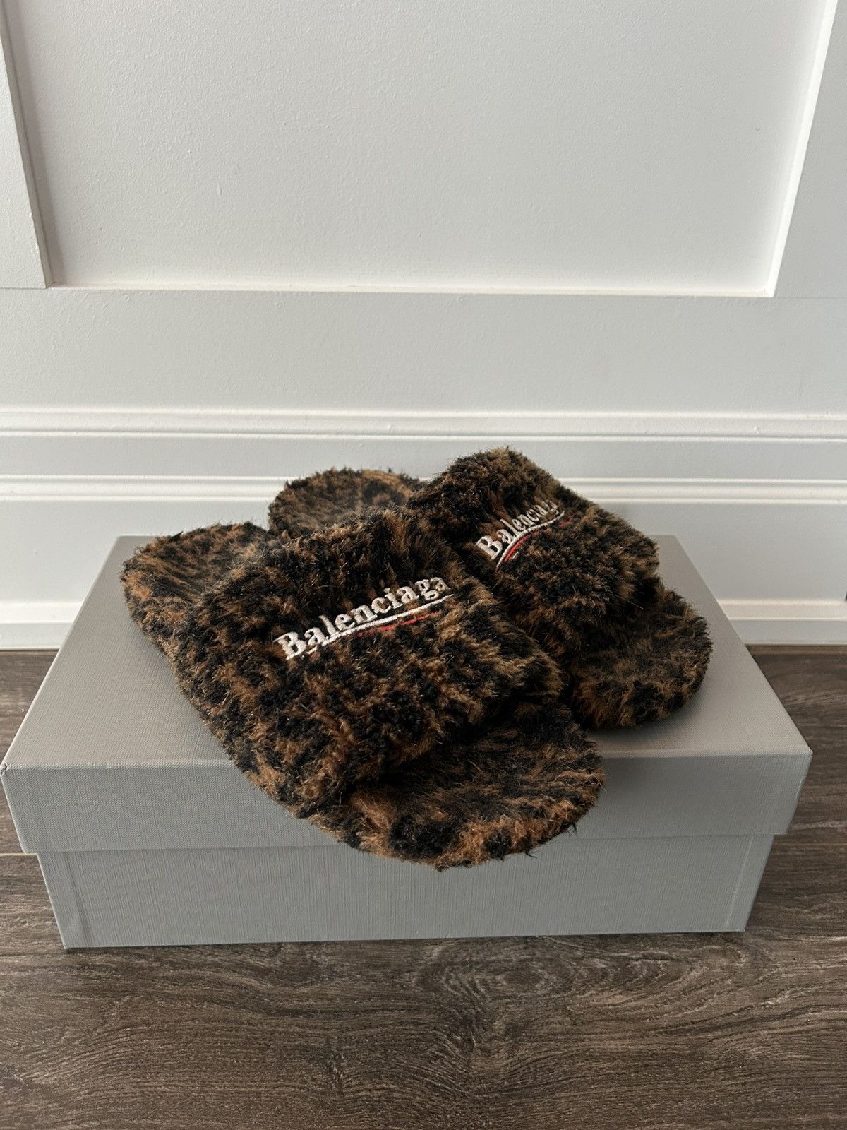 Balenciaga Balenciaga Leopard Fur Slides Size US 8 / EU 41 - 2 Thumbnail