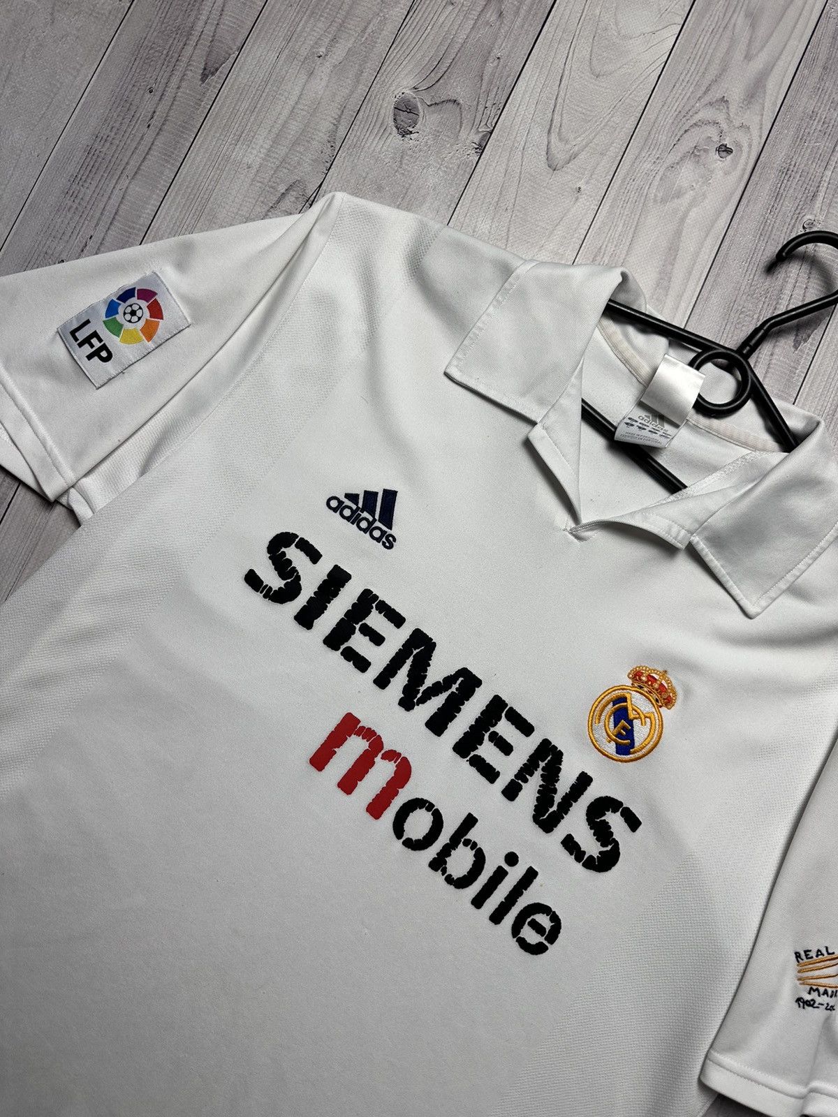 Vintage Vintage adidas Real Madrid soccer jersey size M Siemens Size US M / EU 48-50 / 2 - 3 Thumbnail