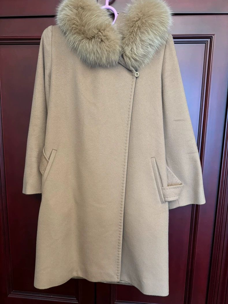 Max Mara Max Mara Classic Red Label 36 Beige White Fur Collar Coat Size S / US 4 / IT 40 - 1 Thumbnail