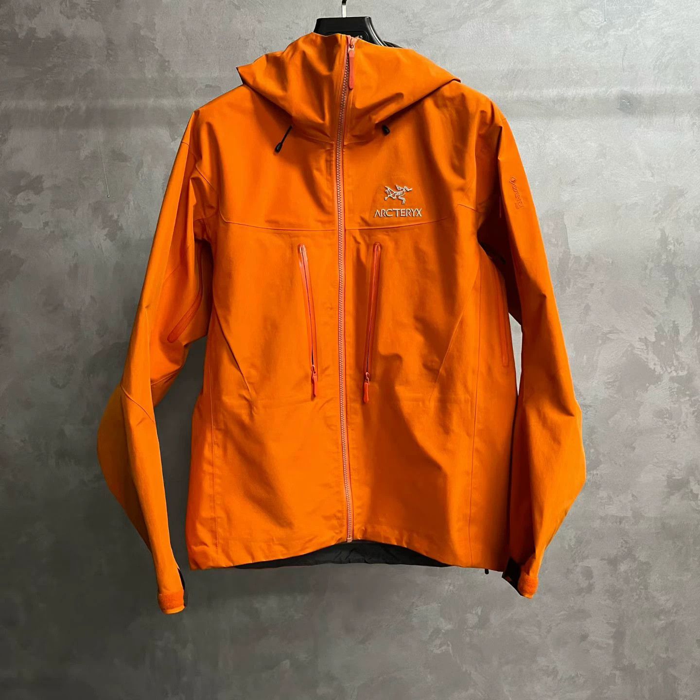 Arc'teryx 【alcteryx】Latest Embroidered Logo Casual Hardshell Jacket Size US M / EU 48-50 / 2 - 1 Thumbnail