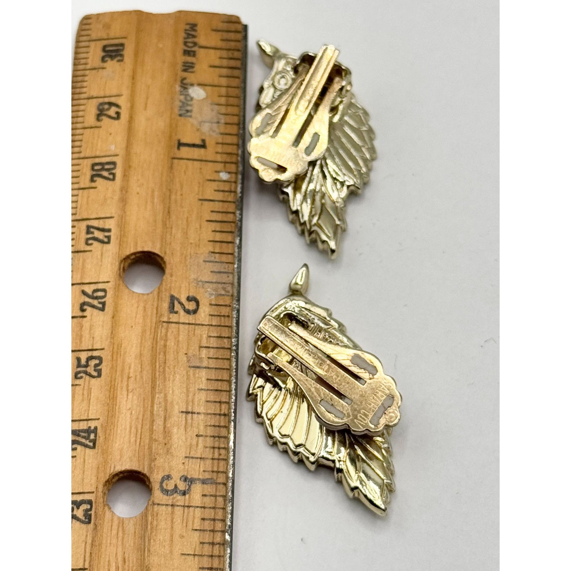 Vintage Sarah Coventry rhinestone gold leaf clip on vintage earrings Size ONE SIZE - 3 Thumbnail