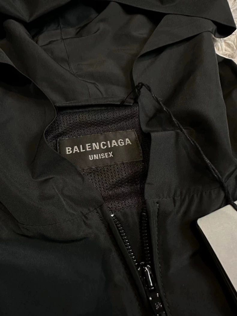 Balenciaga Balenciaga Logo coat behind Size US S / EU 44-46 / 1 - 3 Thumbnail