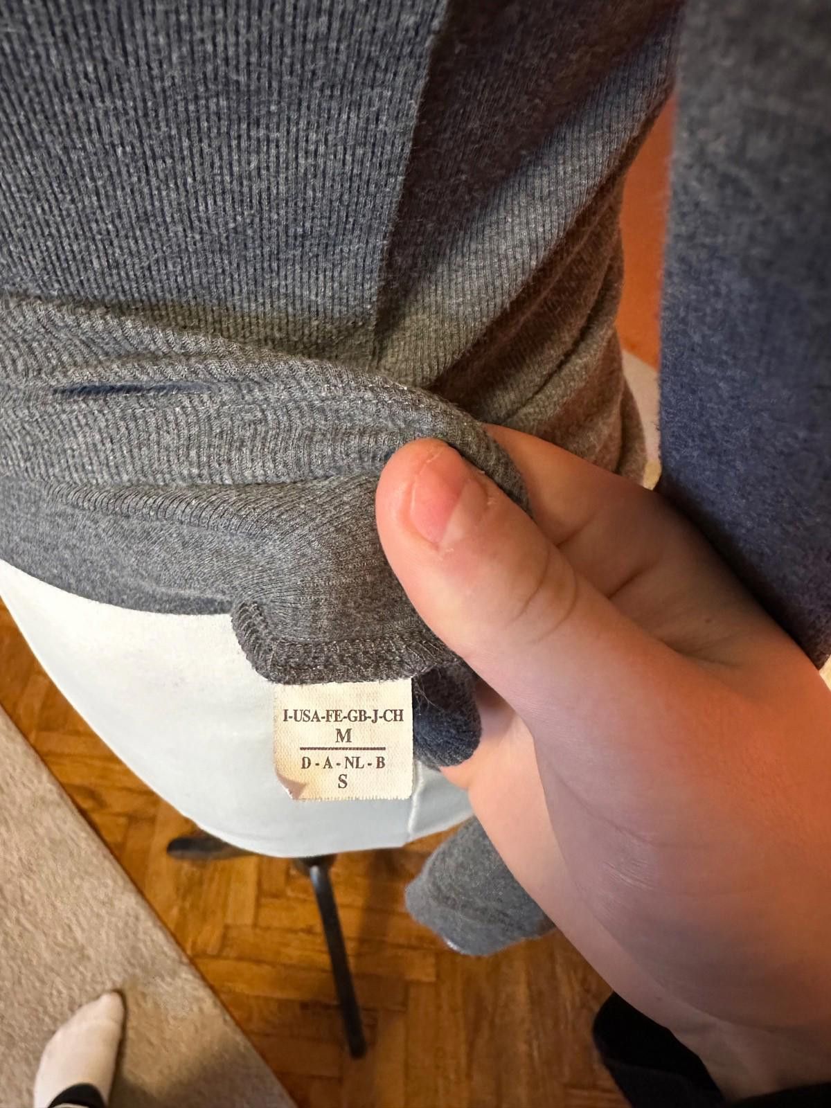 Brunello Cucinelli Brunello Cucinelli Monili Gray V-Neck Long Sleeves Top SZ M Size M / US 6-8 / IT 42-44 - 9 Thumbnail