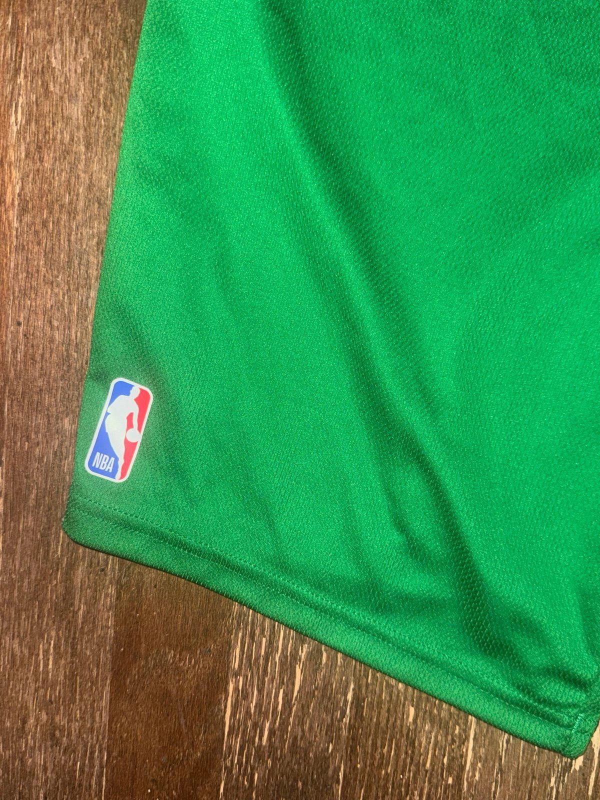 NBA Vintage Y2K NBA Boston Celtics Shorts Men’s Sz S Rare 90s Size US 30 / EU 46 - 4 Thumbnail