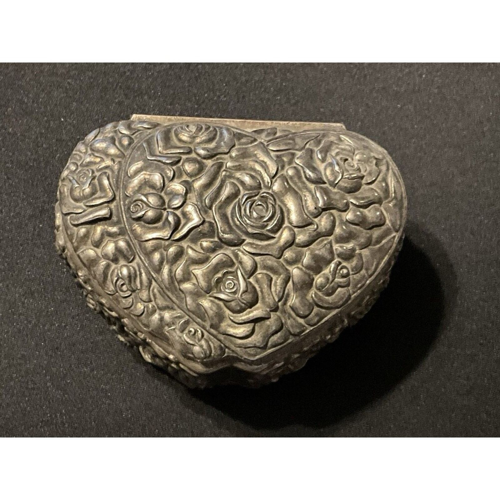 Other Vintage Heart Shaped W/ Roses Jewlery Box Red Velvet Size ONE SIZE - 1 Thumbnail