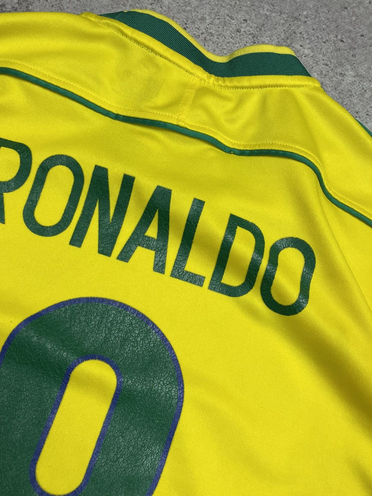 Nike Ronaldo Brazil 1998 WORLD CUP Home Nike Soccer Jersey L Size US L / EU 52-54 / 3 - 11 Thumbnail