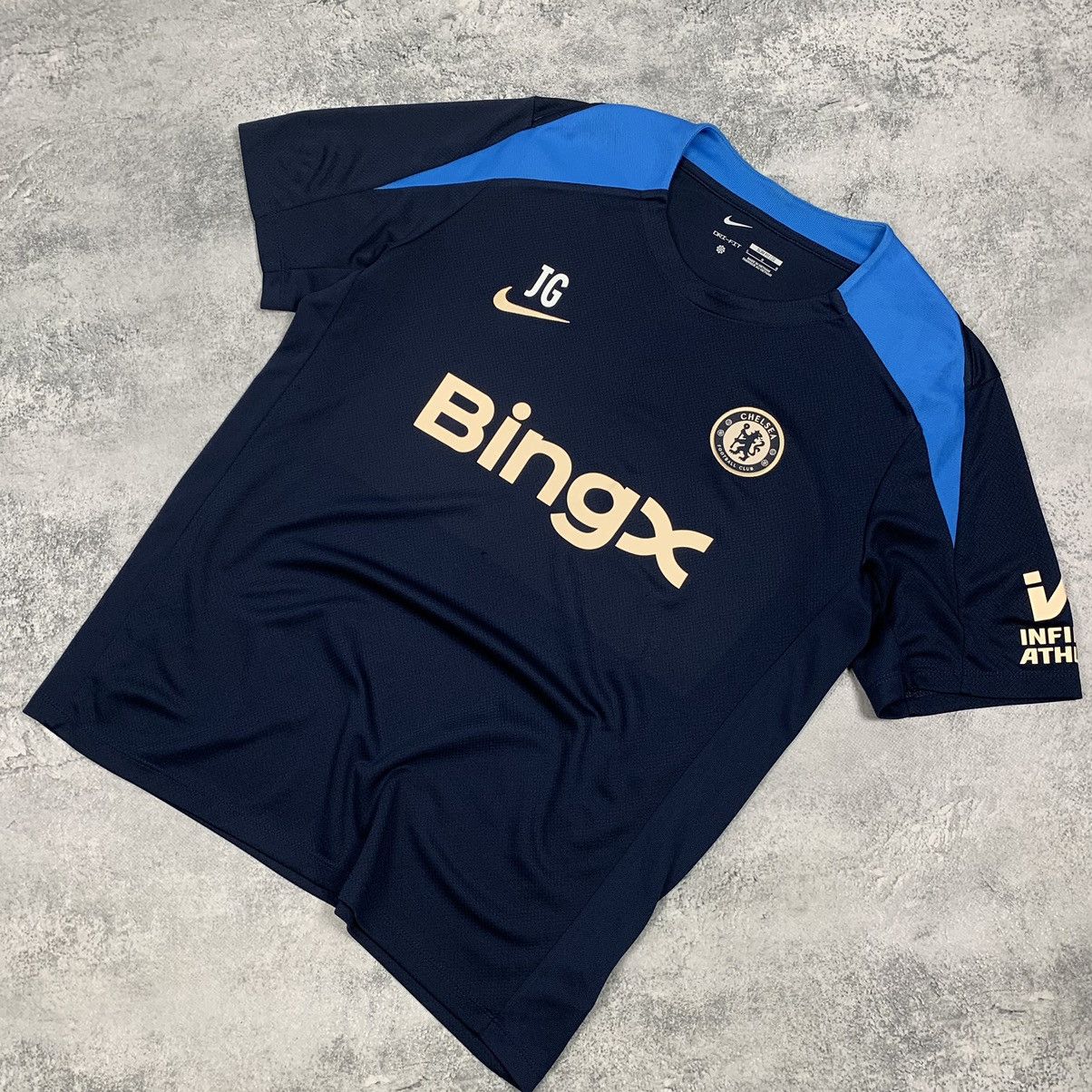Nike Nike Chelsea Football Club Soccer Jersey Men’s Size L Slim Size US L / EU 52-54 / 3 - 1 Thumbnail