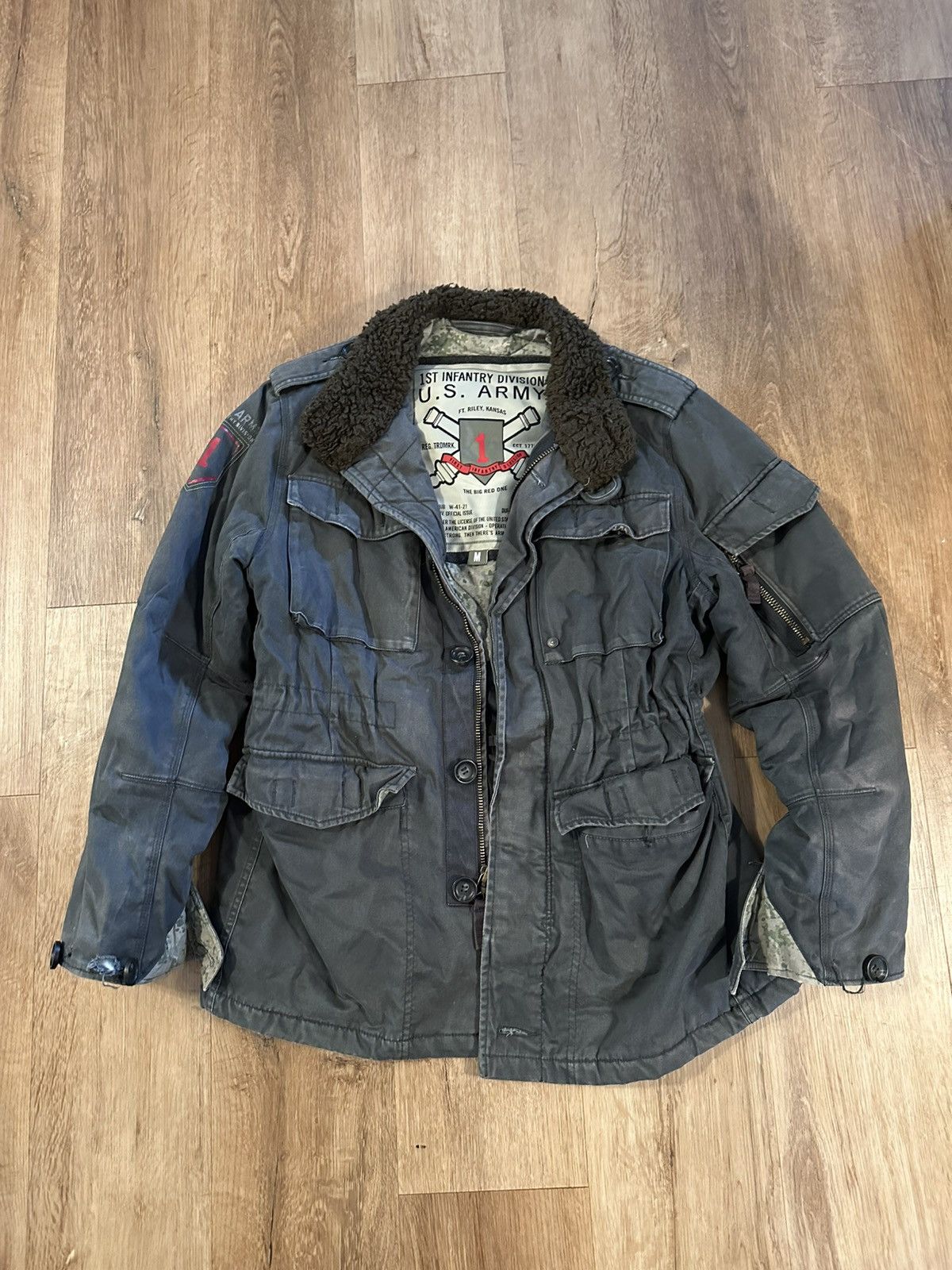 Vintage U.S Army 1st Infantry Fur Collar Jacket Size US M / EU 48-50 / 2 - 1 Thumbnail