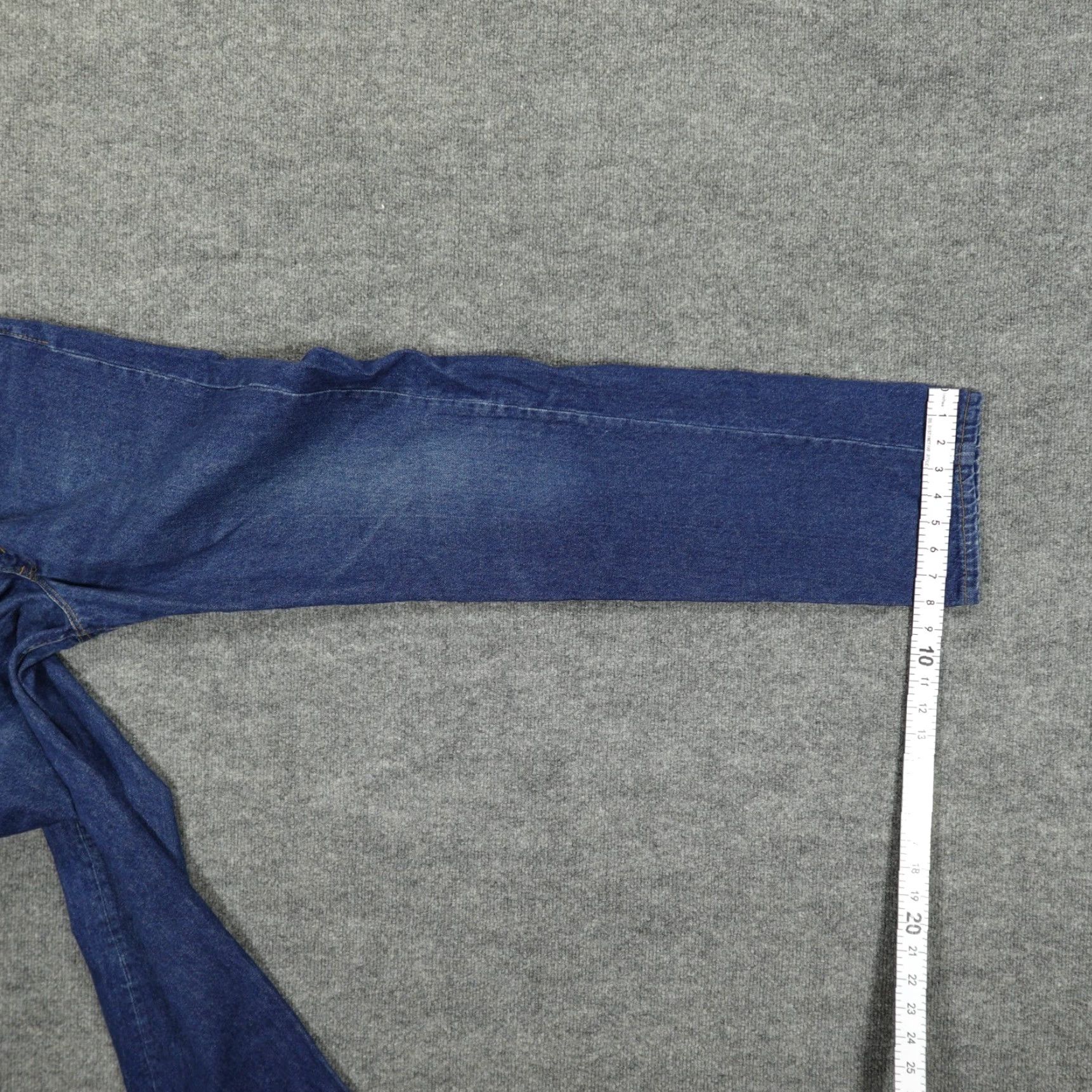 Levi's VINTAGE Levi's 505 Jeans Mens 38x34 Blue Regular Fit Straight Leg Made in USA Size US 38 / EU 54 - 6 Thumbnail