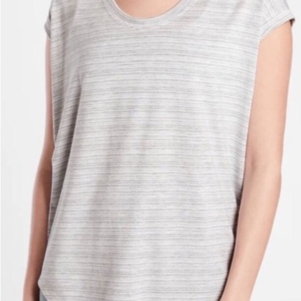 Athleta Athleta Cloudlight Stratus Heathered Gray T-Shirt Runs Big! Size XS / US 0-2 / IT 36-38 - 1 Thumbnail