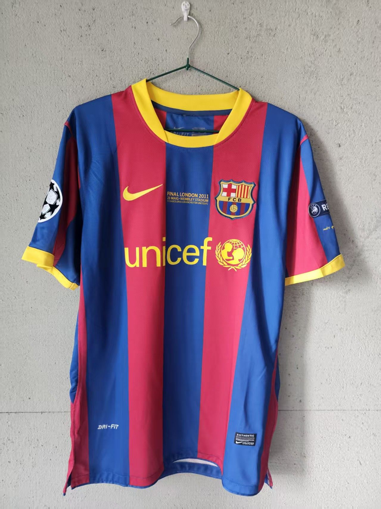 Other Barcelona #10 Messi Jersey Home 2011 Size US XL / EU 56 / 4 - 1 Thumbnail