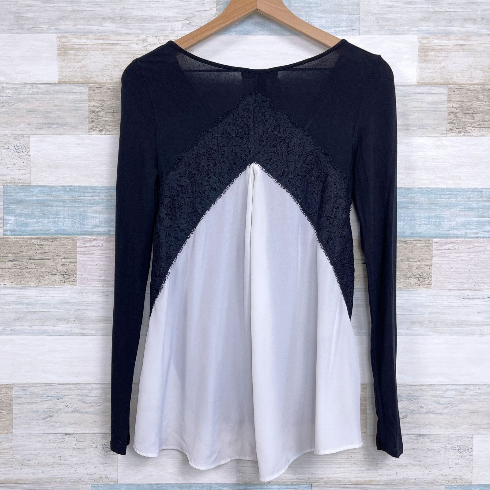 White House Black Market White House Black Market Lace Mixed Media Long Sleeve XXS Size XXS / US 00 / IT 34 - 4 Thumbnail