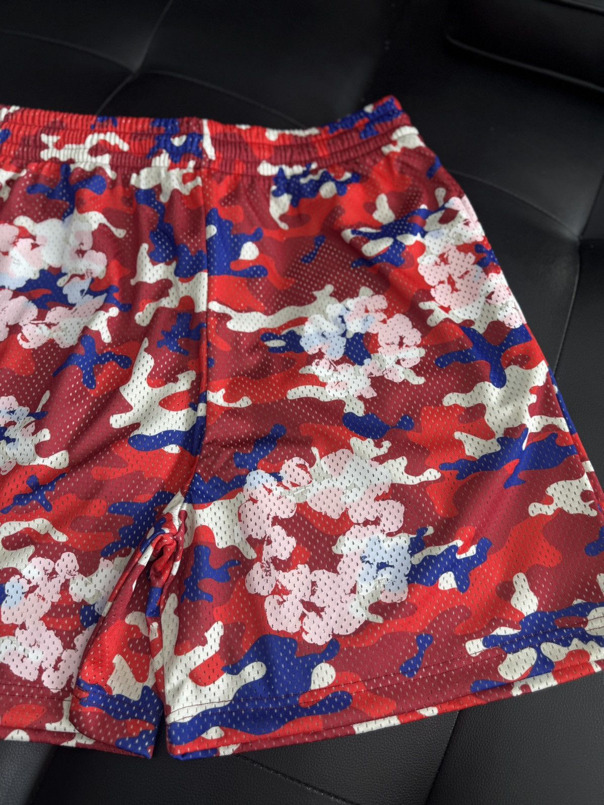 DENIM TEARS Denim Tears Mesh Summer Shorts Red Camo Size Large (NEW) Size US 33 - 2 Thumbnail