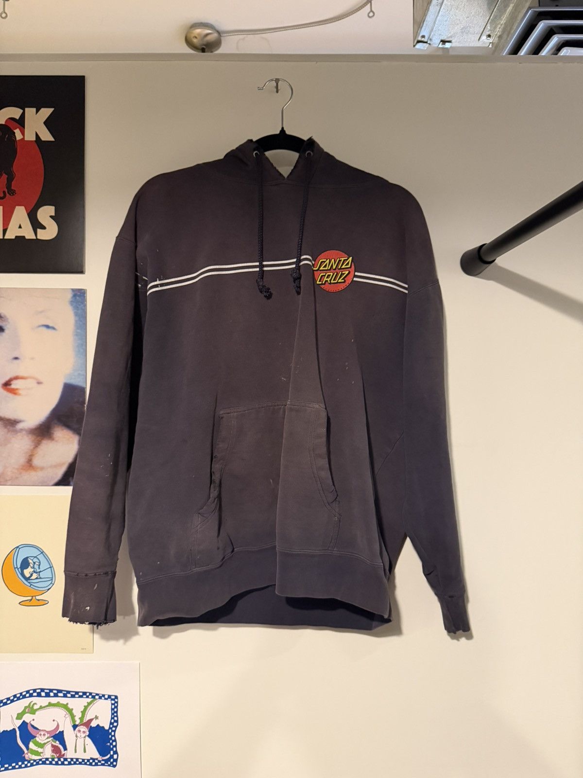 Vintage Vintage thrashed faded Santa Cruz Skateboards Hoodie Size US L / EU 52-54 / 3 - 1 Thumbnail