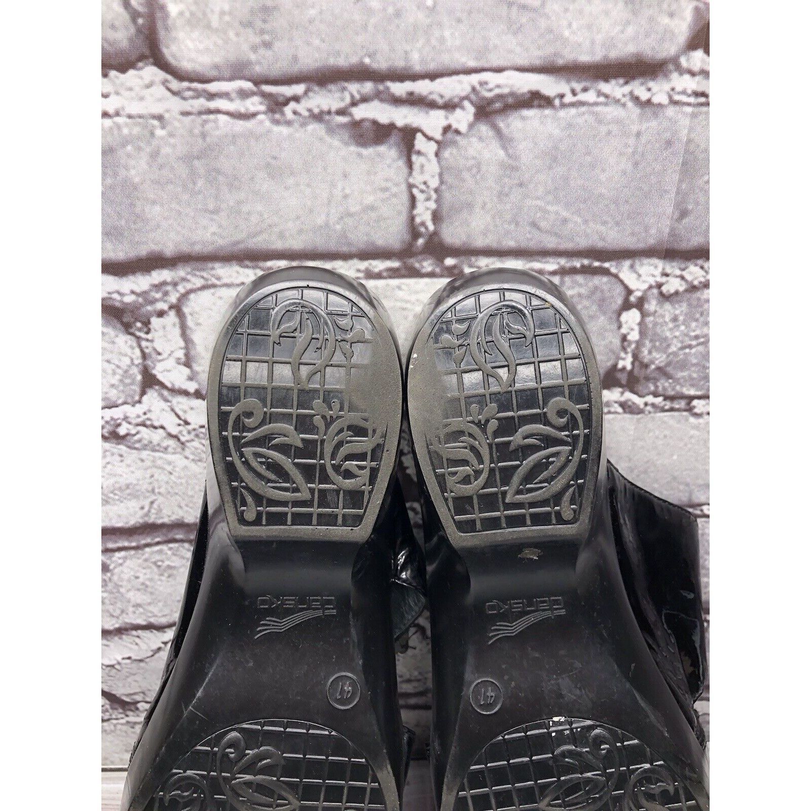 Other Dansko Black Patent Leather Flower Wedge Slip On Slides Sand Size US 10.5 / IT 40.5 - 10 Thumbnail