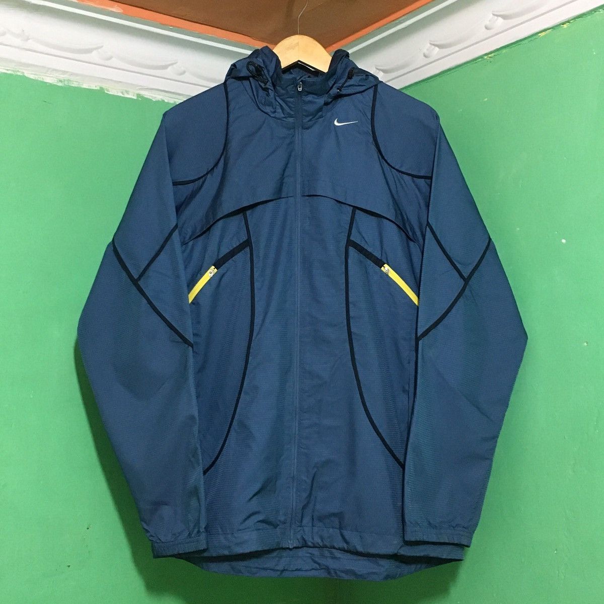 Nike 💥SOLD💥 Nike Swoosh Clima-Fit Jacket Y2k Size US M / EU 48-50 / 2 - 1 Thumbnail