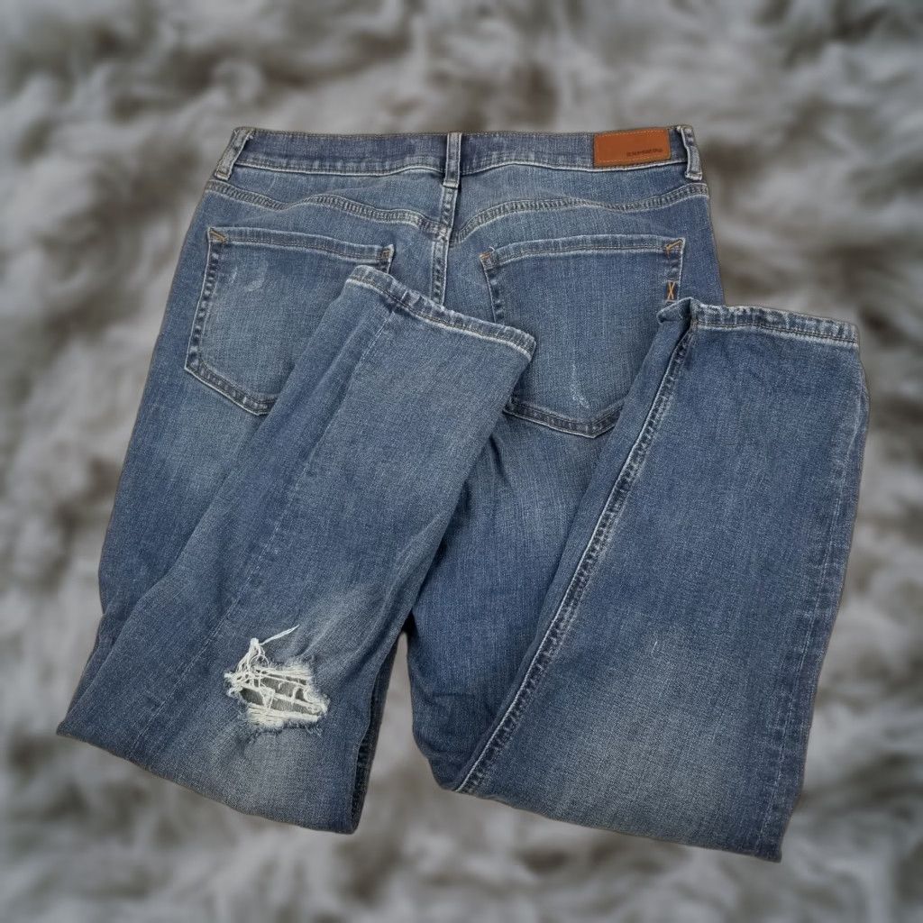 Express Express Jeans Main Point: Express Mom Jean Super High Rise Womens Size 8R Medium Crop Ankle Distressed Size 30" / US 8 / IT 44 - 1 Thumbnail