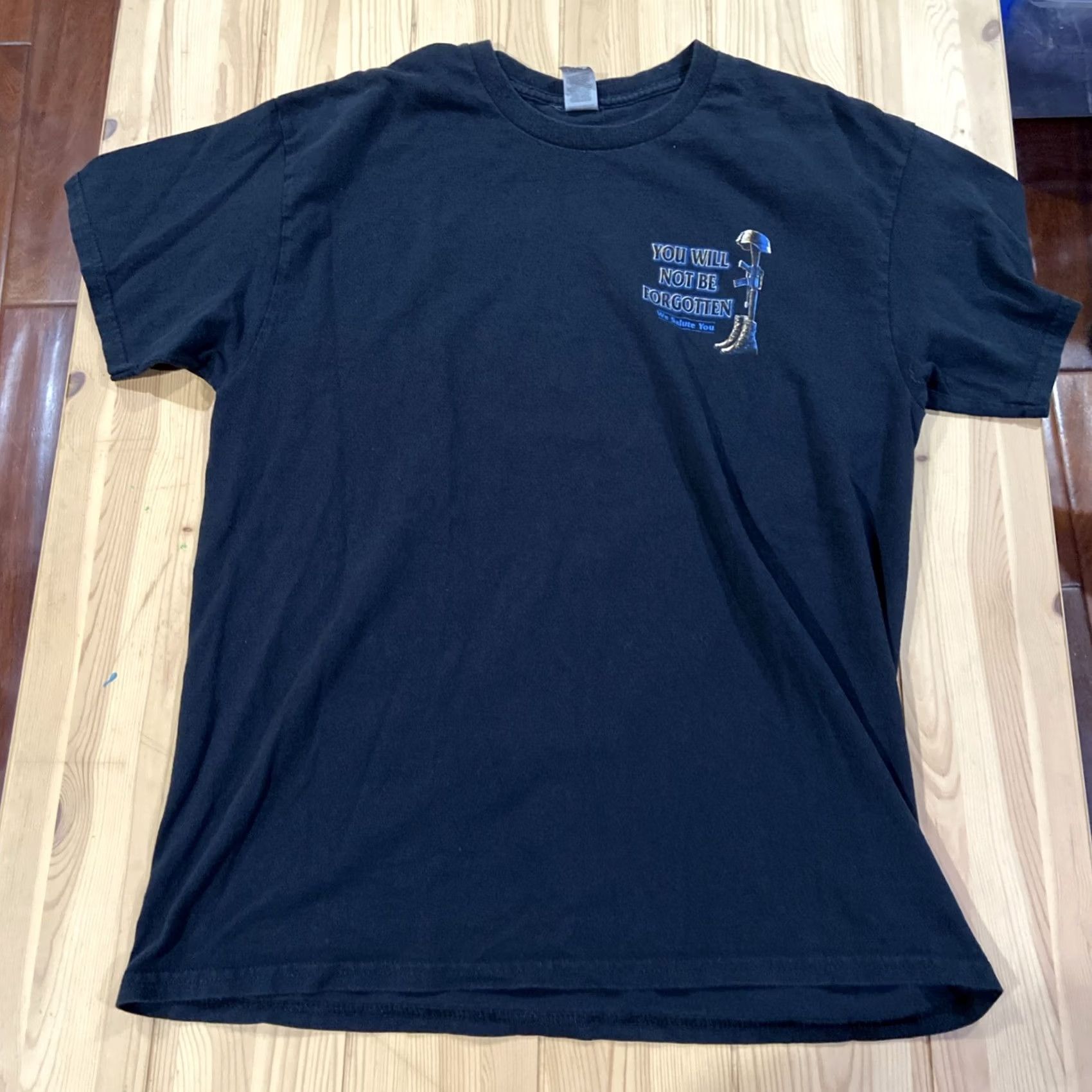 Gildan VINTAGE U.S. Veterans You Will Not be Forgotten We Salute You BLACK Adult T-shirt L Size US L / EU 52-54 / 3 - 2 Thumbnail