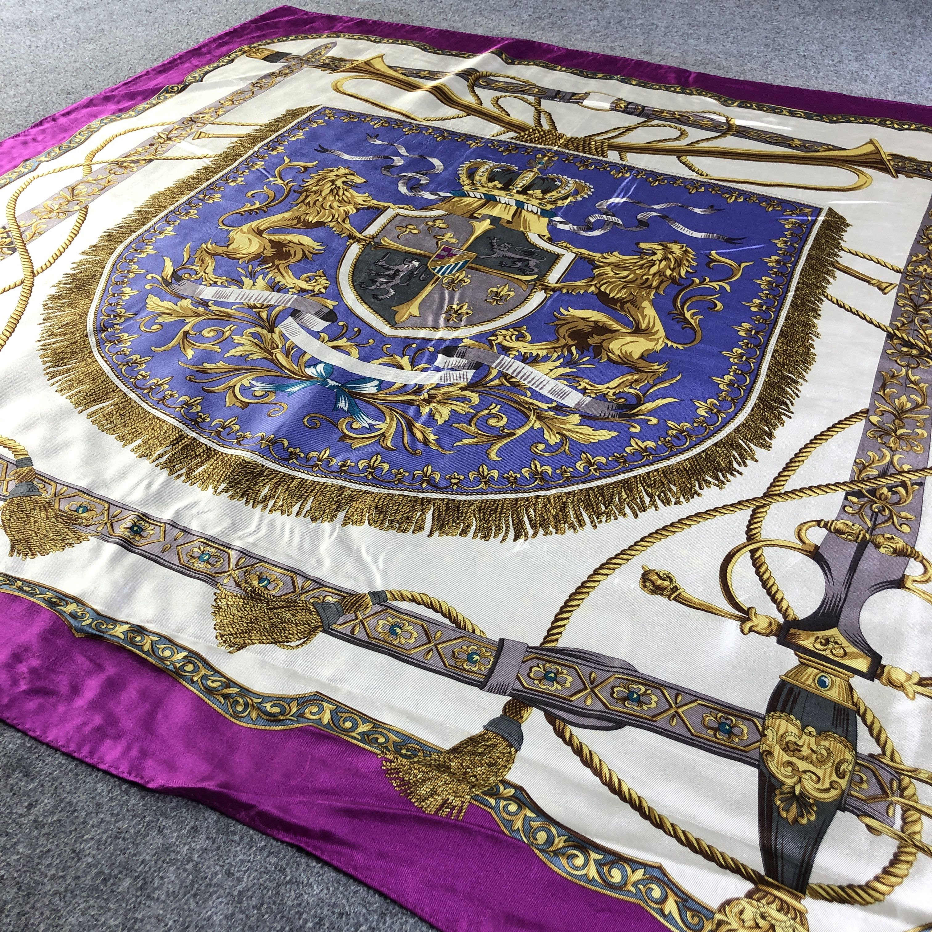 Vintage Unknown Coat of Arms Luxury Silk Scarf M1041 Size ONE SIZE - 3 Thumbnail