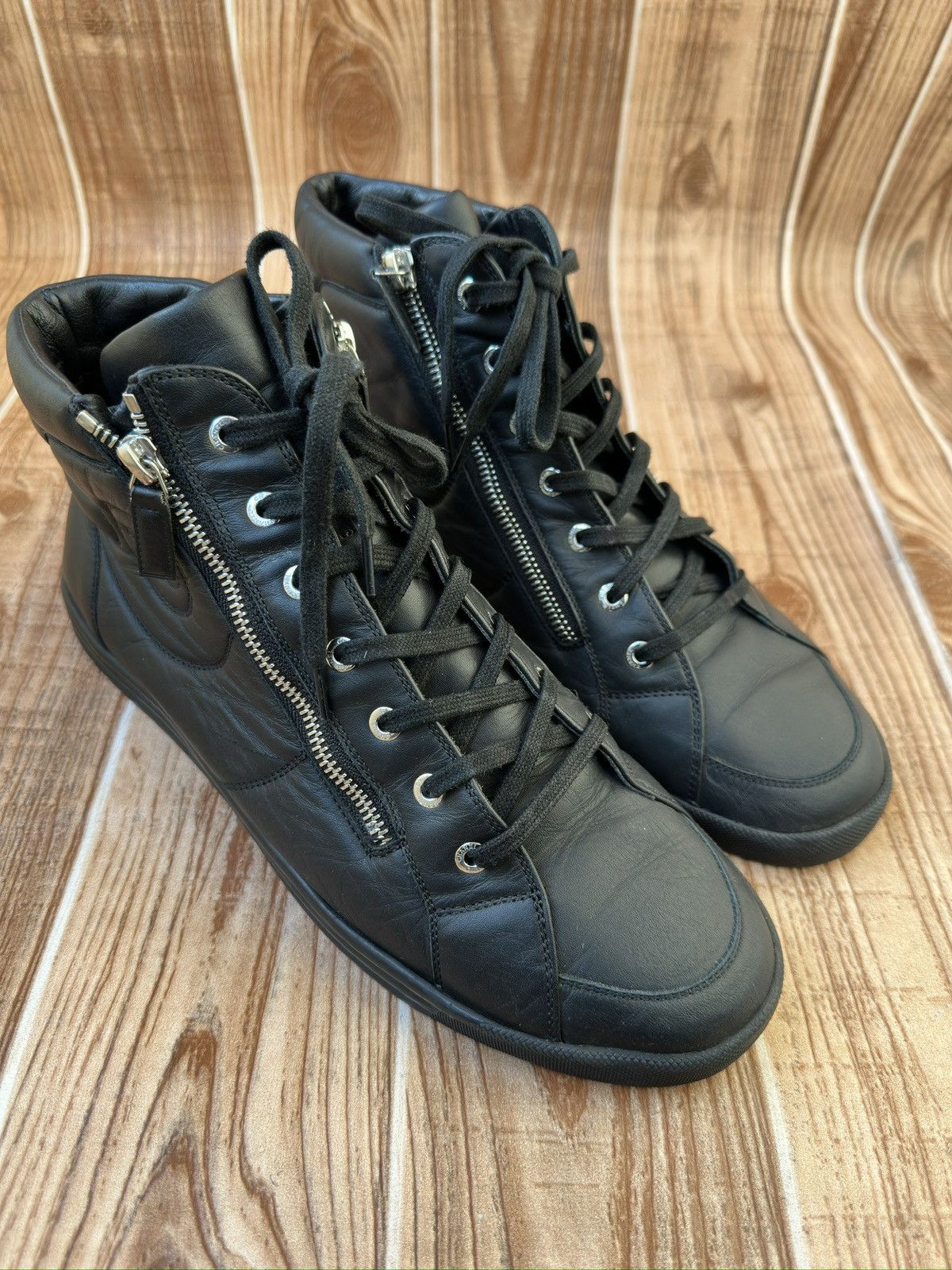 Chanel Chanel CC Vintage Leather Hightop Sneakers Size US 11 / EU 44 - 1 Thumbnail