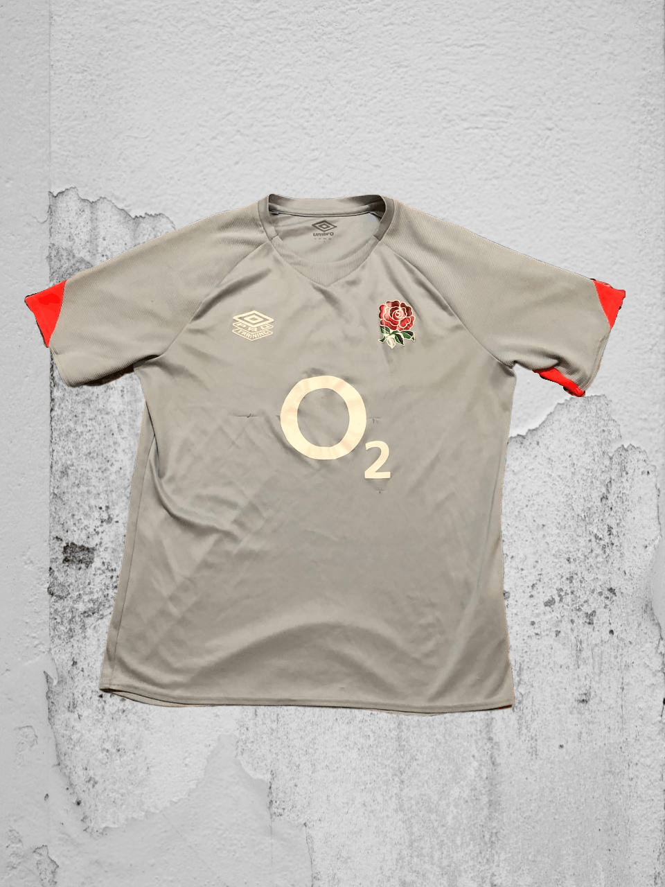 Umbro Sportwear Umbro Jerseys logo football logo O2 T-Shirt size L Size US L / EU 52-54 / 3 - 1 Thumbnail