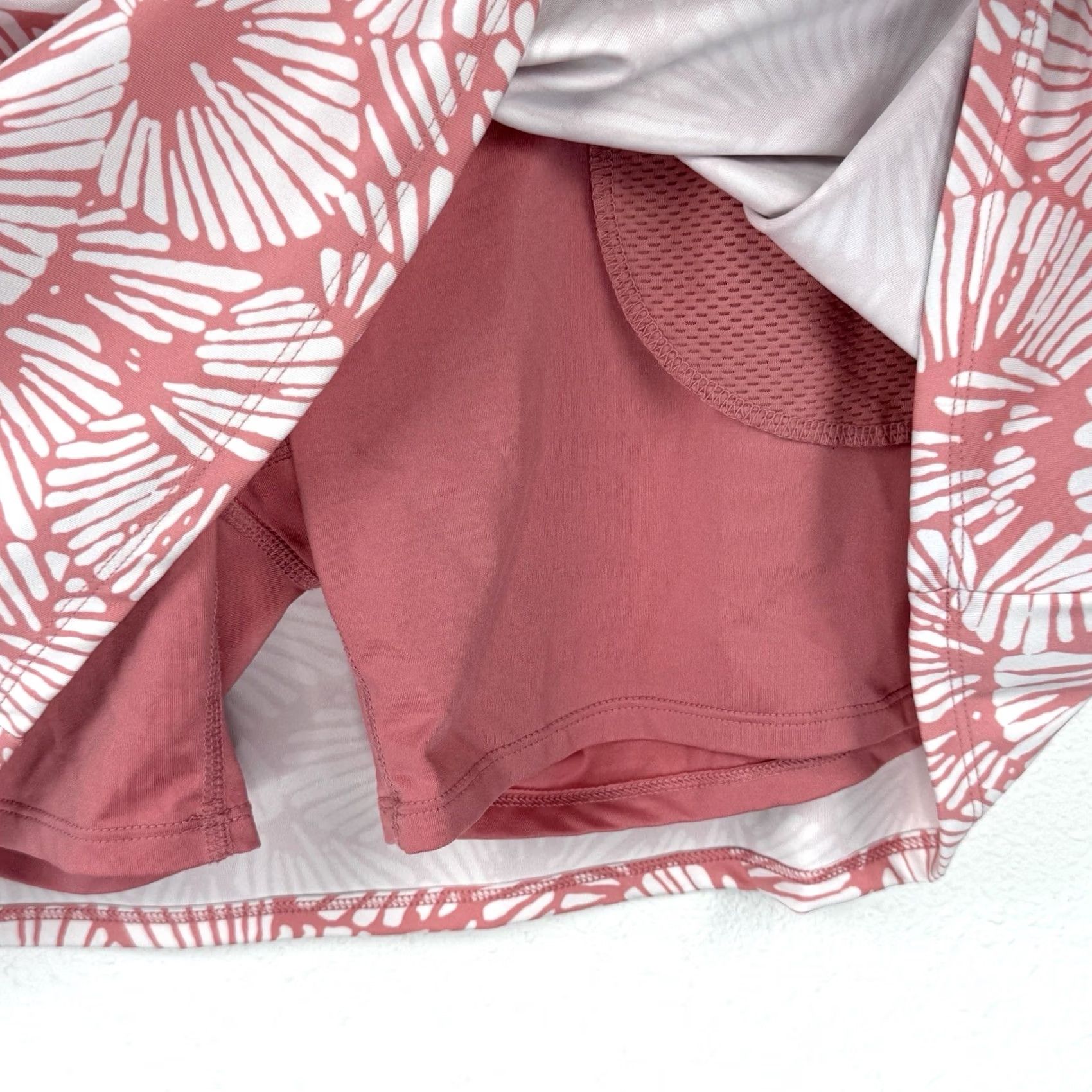 Tommy Bahama Tommy Bahama Skort Womens L Floral Pink White Stretch Casual Travel Size 36" / US 14 / IT 50 - 6 Thumbnail