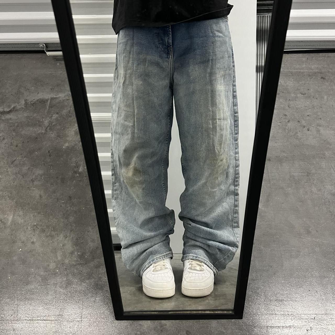 Vintage Vintage Y2K/2000s Super Baggy Loose Light wash Skater Essential WideLeg Denim Jeans! Size US 40 / EU 56 - 1 Thumbnail