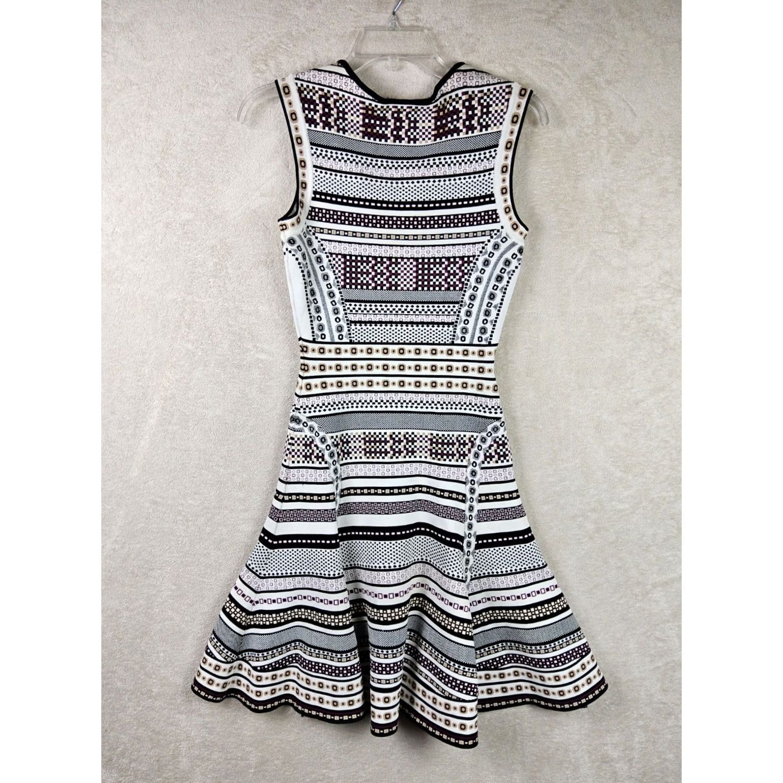 Diane von Furstenberg Diane von Furstenberg Women's Sleeveless Pattern Dress P Multicolor Short Fit & Flare Rayon Polyester Spandex Dress Length 36.5" Size S / US 4 / IT 40 - 3 Thumbnail