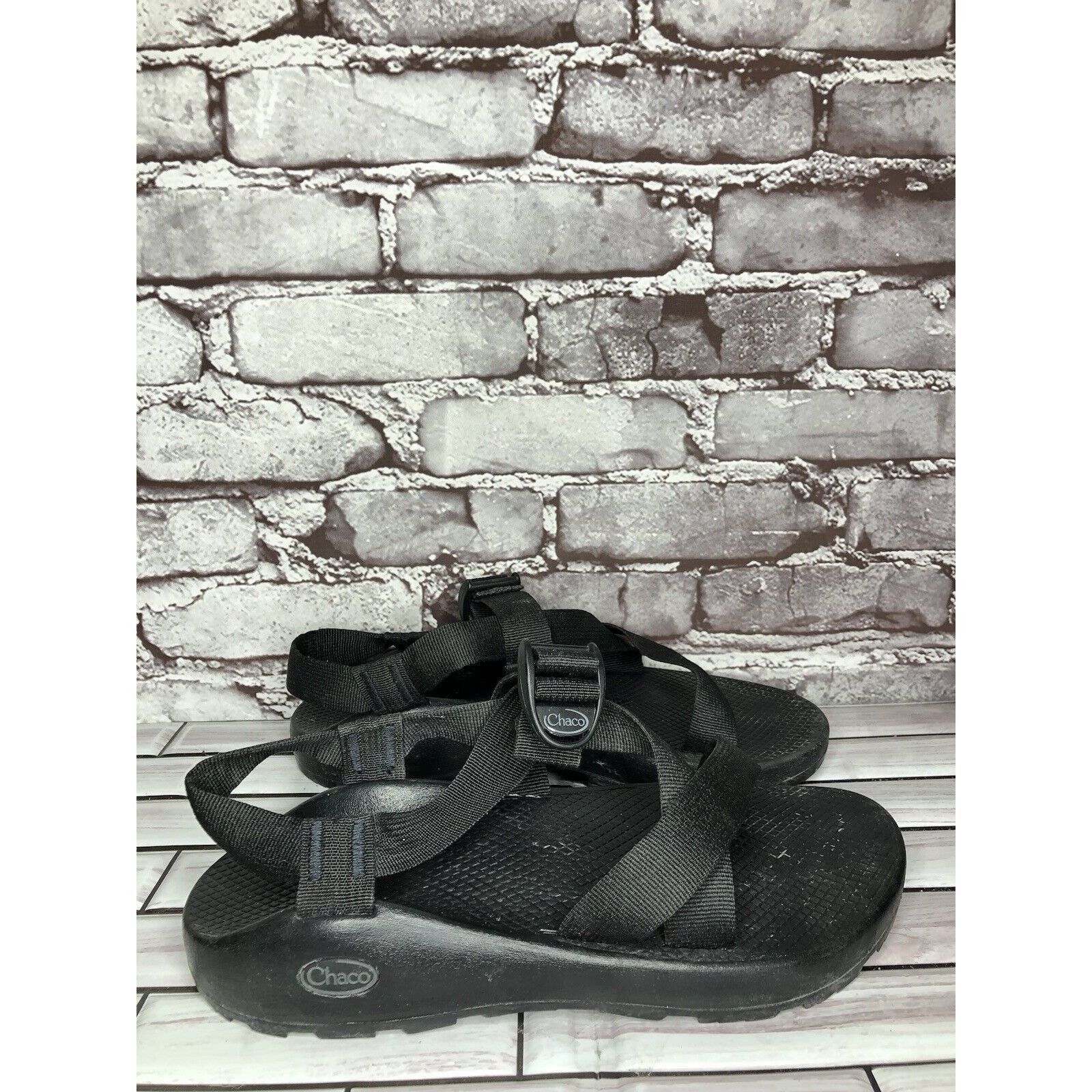 Chaco Chaco Black Synthetic Cross Strap Hiking Rubber Sole Sandals Size US 9 / EU 42 - 1 Thumbnail