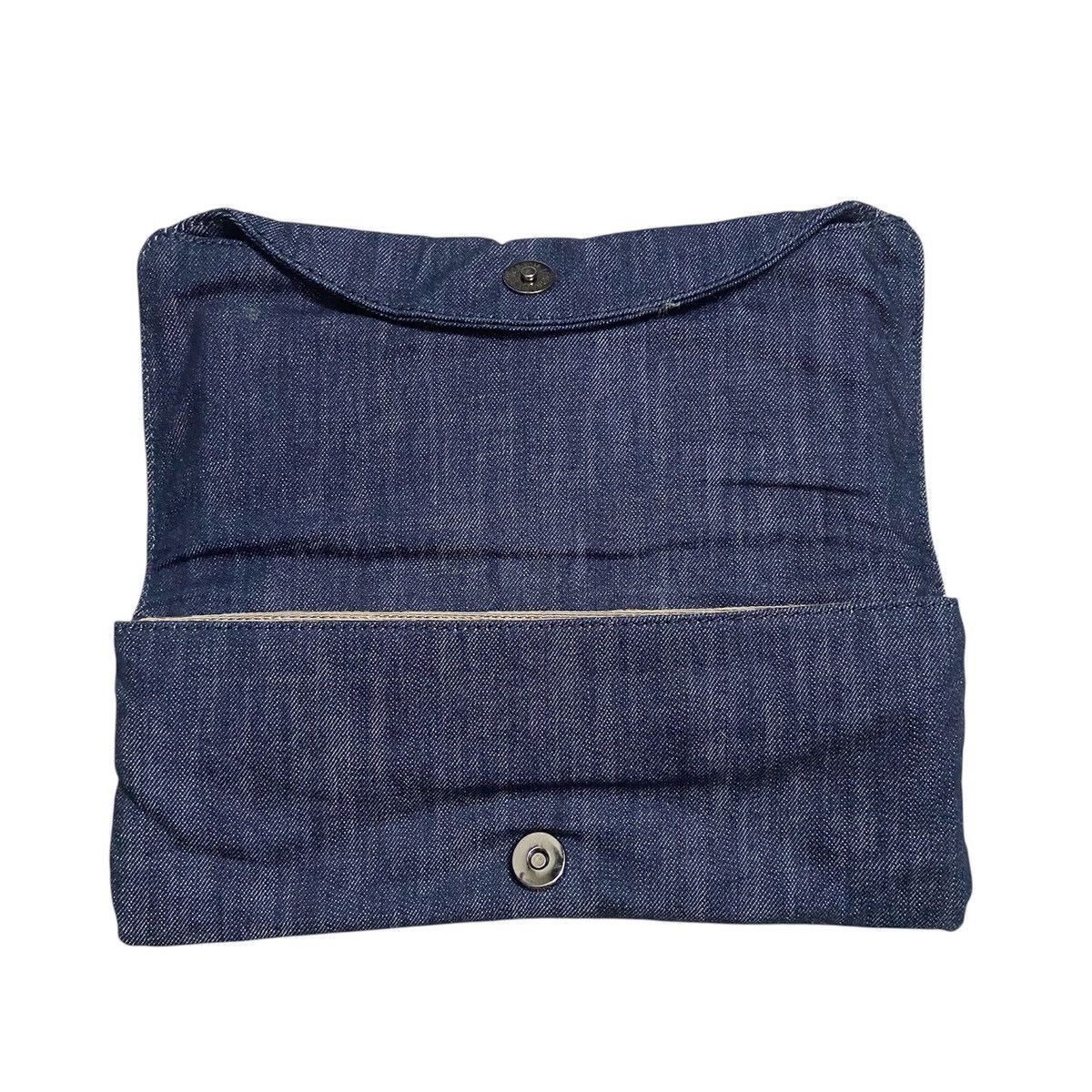 BCBGeneration × Bcbgmaxazria BCBGMaxAzria Denim Studded Clutch Bag Size ONE SIZE - 3 Thumbnail