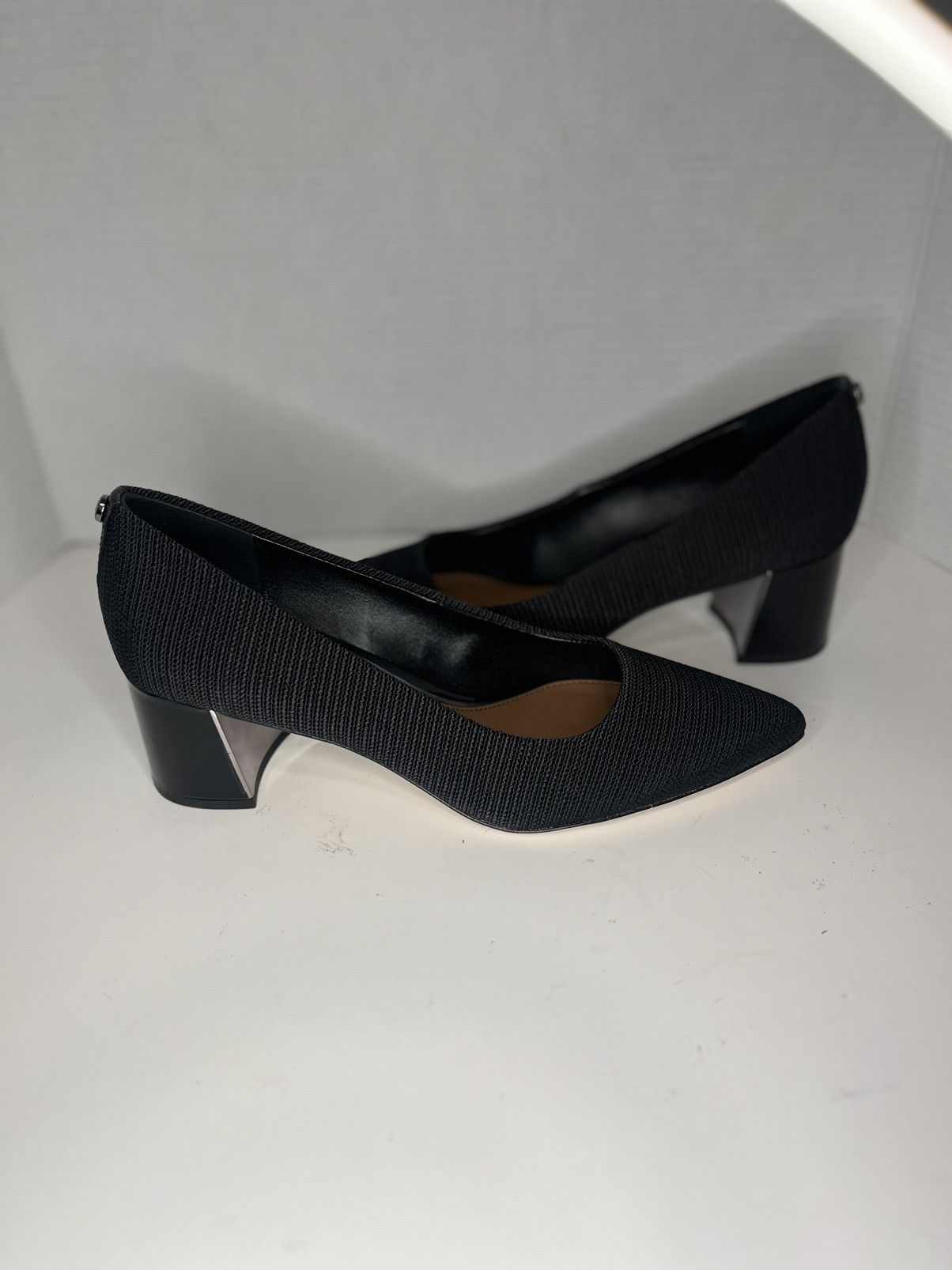Donald Pliner SUZETTE Donald Pliner Black Pump Size US 8.5 / IT 38.5 - 2 Thumbnail