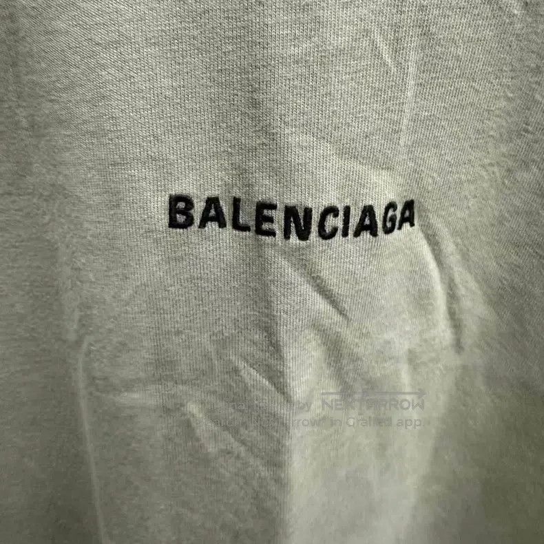 Balenciaga Balenciaga Small Logo Destroyed Short Sleeve, Size M Size US M / EU 48-50 / 2 - 3 Thumbnail