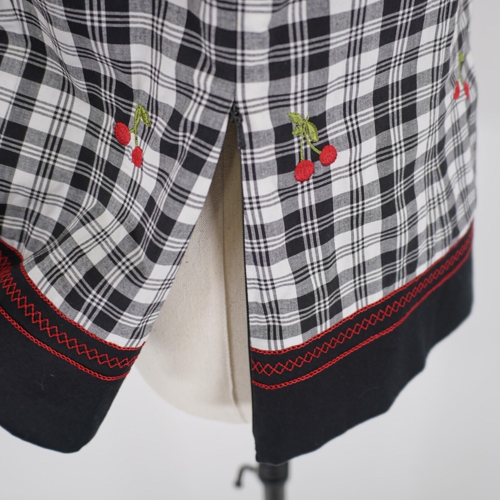 Talbots Talbots Stretch Black White Plaid Cherries Sleeveless Lined Size L / US 10 / IT 46 - 4 Thumbnail